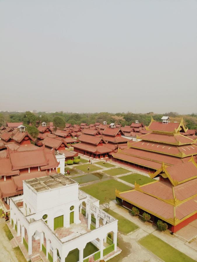 Mansion Hostel Mandalay Buitenkant foto